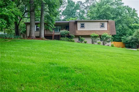 407 Doris Dr, Woodstock, GA 30188