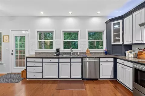 Kitchen - 2901 Tree Top Rd, Dacula, GA 30019 photo 4 of 6