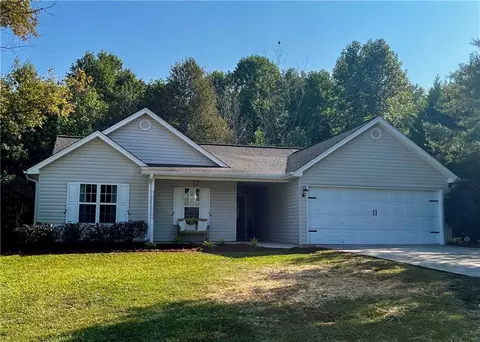 5163 Mountain View Pkwy, Lula, GA 30554
