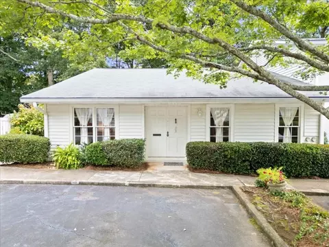 1453 Hampton Glen Ct, Decatur, GA 30033