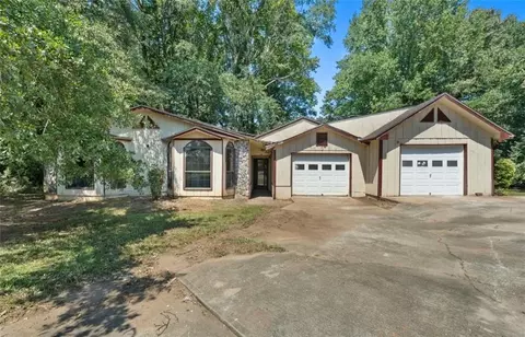 64 Ruby Dr, Woodbury, GA 30293