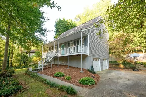 3375 Holliglen Dr, Marietta, GA 30062