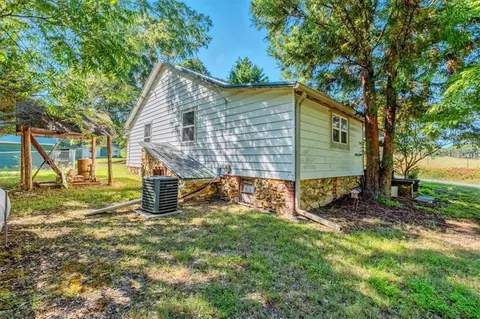 394 Yarbrough Rd, Aragon, GA 30104