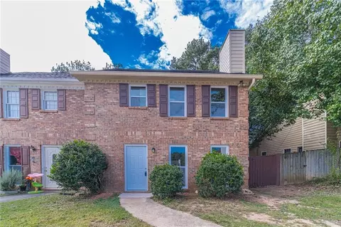 790 Indian Lake Dr NW, Lilburn, GA 30047
