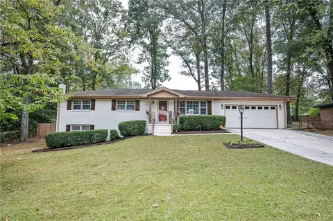 260 Diane Dr SE, Smyrna, GA 30082