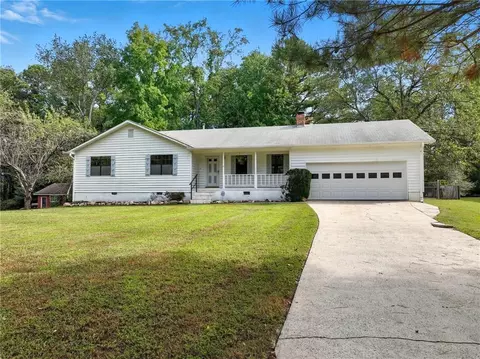 2105 Tropicana Dr, Suwanee, GA 30024