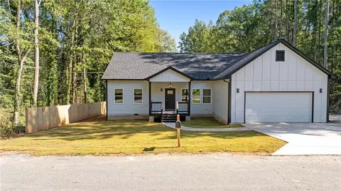 73 Valley Trl SE, Acworth, GA 30101