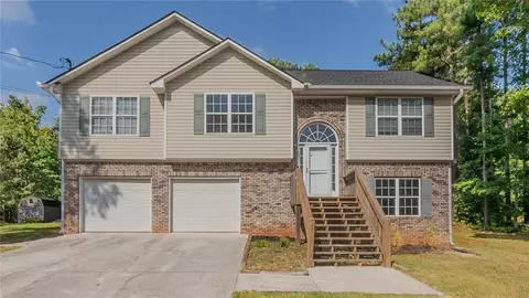 149 Hawk Ln, Carrollton, GA 30116