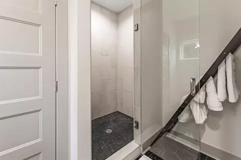 Bath - 82 Circle Dr, Morganton, GA 30560 photo 3 of 4