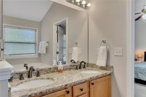 Bath - 323 Azalea Loop, Canton, GA 30114 photo 3 of 4