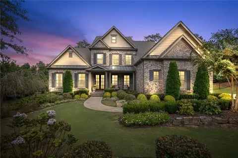 1013 Summit View Ln, Alpharetta, GA 30004
