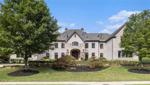 5005 Heatherwood Ct, Roswell, GA 30075