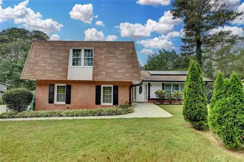 624 River Oak Loop, Lawrenceville, GA 30044