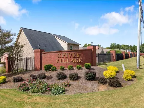1979 Spivey Village Dr, Jonesboro, GA 30236