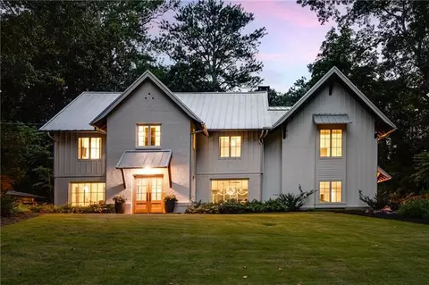 700 Edgewater Trl, Atlanta, GA 30328