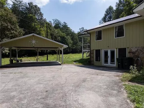 149 Spring St, Mineral Bluff, GA 30559