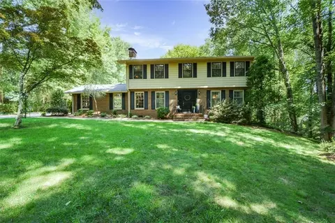 6235 Cornelia Dr, Douglasville, GA 30134