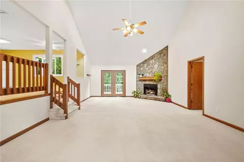 Living - 559 Farmbrook Trl NE, Kennesaw, GA 30144 photo 1 of 4