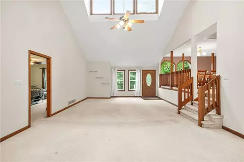 Living - 559 Farmbrook Trl NE, Kennesaw, GA 30144 photo 4 of 4