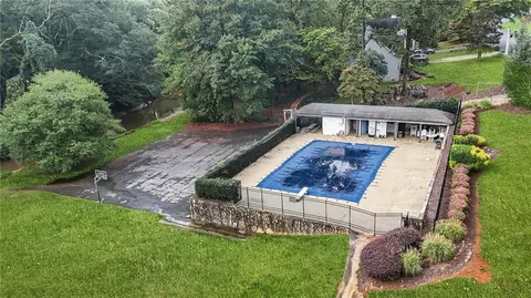 Exterior - 559 Farmbrook Trl NE, Kennesaw, GA 30144 photo 6 of 6