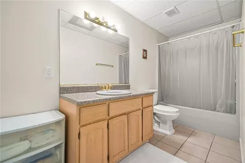 Bath - 559 Farmbrook Trl NE, Kennesaw, GA 30144 photo 6 of 6