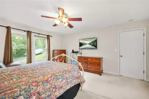 Bedroom - 559 Farmbrook Trl NE, Kennesaw, GA 30144 photo 4 of 7