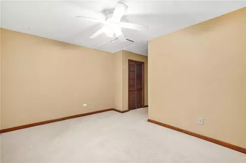 Bedroom - 559 Farmbrook Trl NE, Kennesaw, GA 30144 photo 2 of 7