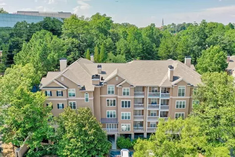 221 Ashford Cir, Dunwoody, GA 30338