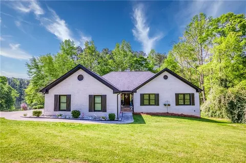 2334 Fisher Dr, Loganville, GA 30052