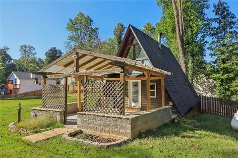 9025 Belaire St, Gainesville, GA 30506
