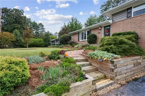 3075 Vandiver Dr, Marietta, GA 30066