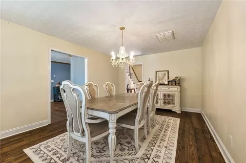 Dining - 1927 Highway 16 E, Jackson, GA 30233 photo 1 of 1