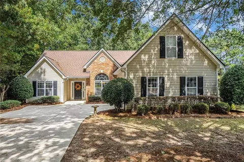 370 Cedarhurst Rd, Lawrenceville, GA 30045