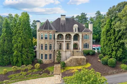 11140 W Rd, Roswell, GA 30075