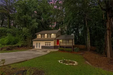 630 Pennylake Ct, Stone Mountain, GA 30087
