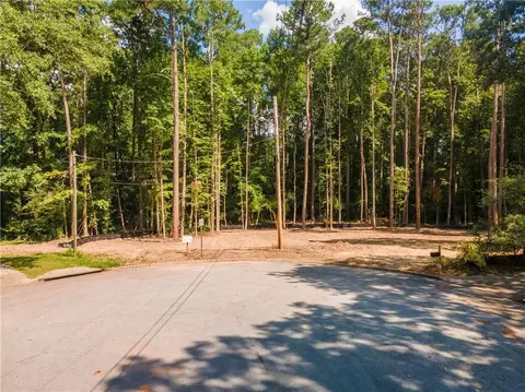 2950 Hadrian Dr, Snellville, GA 30078
