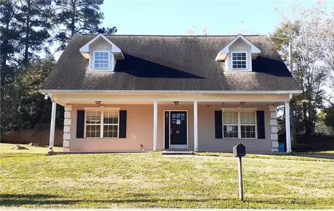 51 Pine Ave, Commerce, GA 30529