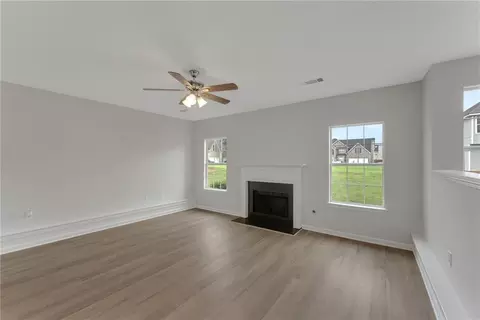 907 Brisley Cir, Hampton, GA 30228 photo 3