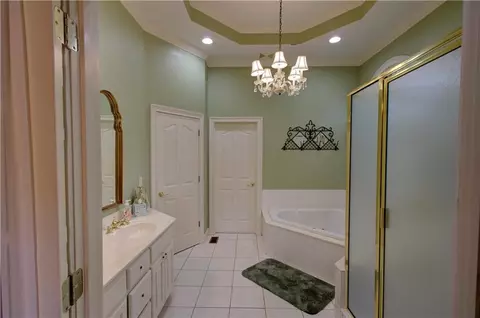 Bath - 6224 Waters Edge Dr, Covington, GA 30014 photo 6 of 9