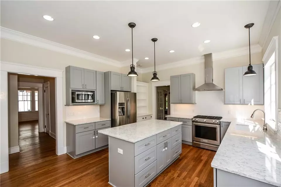 Kitchen - 1285 Oxford Rd NE, Atlanta, GA 30306 photo 3 of 5