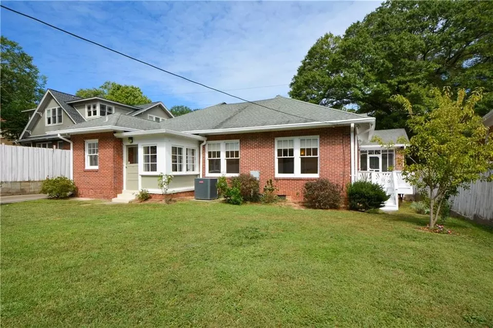 Exterior - 1285 Oxford Rd NE, Atlanta, GA 30306 photo 13 of 19