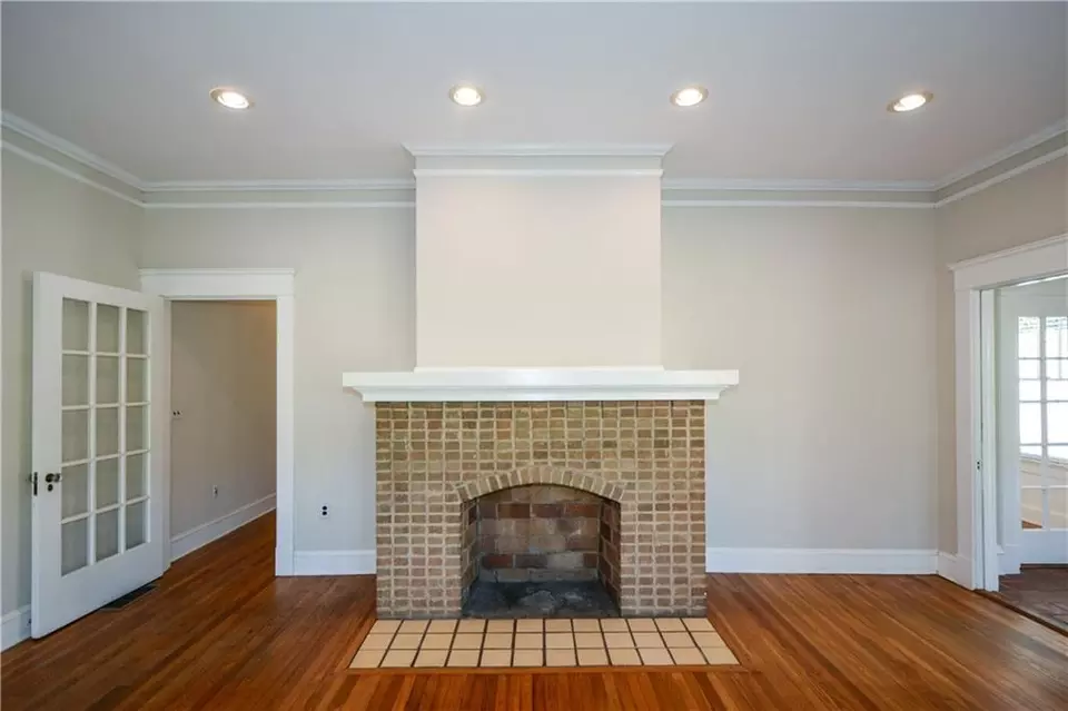 Living - 1285 Oxford Rd NE, Atlanta, GA 30306 photo 5 of 9