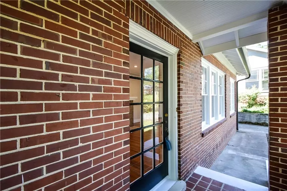 Exterior - 1285 Oxford Rd NE, Atlanta, GA 30306 photo 6 of 19
