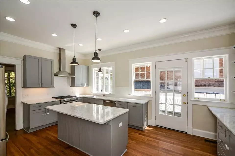 Kitchen - 1285 Oxford Rd NE, Atlanta, GA 30306 photo 2 of 5