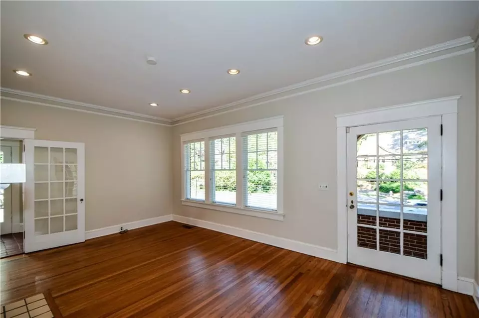 Living - 1285 Oxford Rd NE, Atlanta, GA 30306 photo 4 of 9