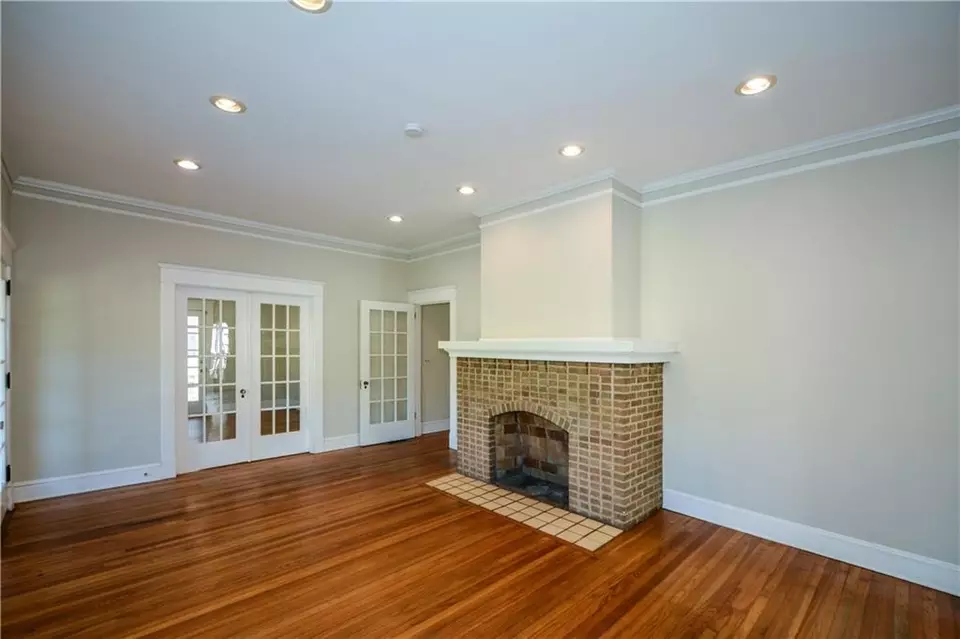 Living - 1285 Oxford Rd NE, Atlanta, GA 30306 photo 2 of 9