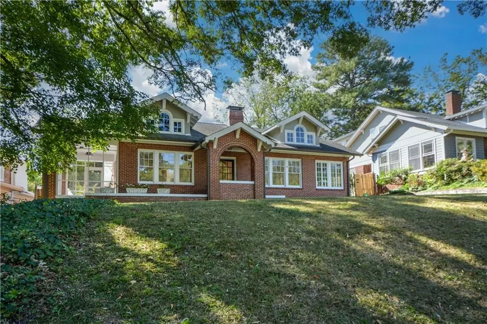 Exterior - 1285 Oxford Rd NE, Atlanta, GA 30306 photo 3 of 19
