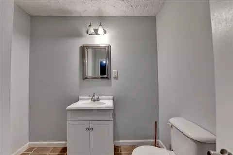 Bath - 3401 Mosswood Ln, Rex, GA 30273 photo 4 of 4