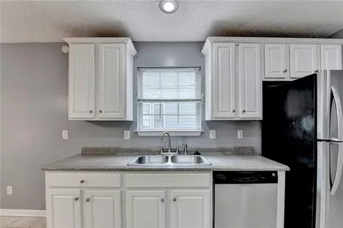 Kitchen - 3401 Mosswood Ln, Rex, GA 30273 photo 2 of 4