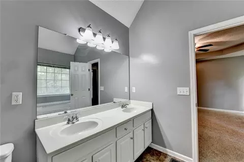 Bath - 3401 Mosswood Ln, Rex, GA 30273 photo 2 of 4